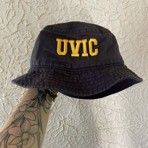 UVIC bucket hat